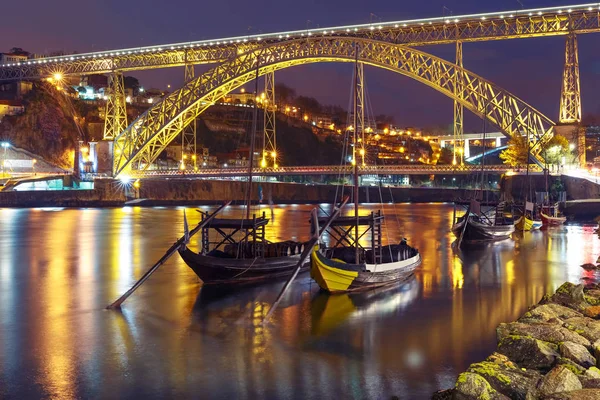 Rabelo σκάφη στον ποταμό Douro, Πόρτο, Πορτογαλία. — Φωτογραφία Αρχείου