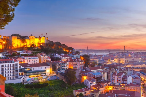 Історичному центрі Лісабона на заході сонця, Португалія — стокове фото