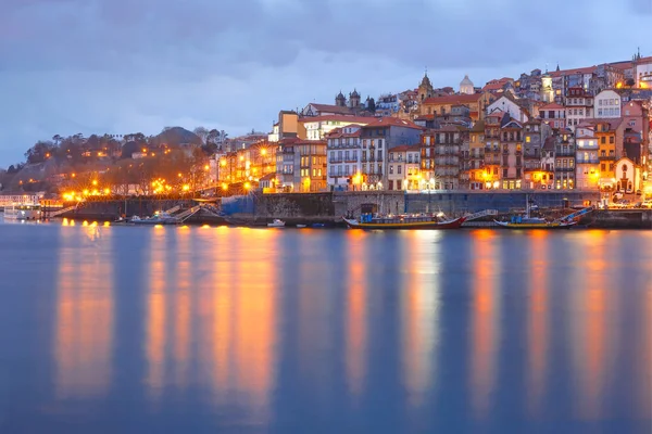 Старі міста Порто вночі, Португалія. — стокове фото