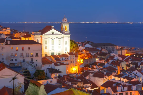 Alfama à noite, Lisboa, Portugal — Fotografia de Stock