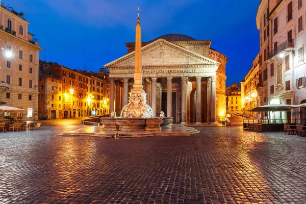 El Panteón por la noche, Roma, Italia — Foto de Stock