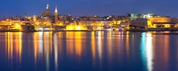 Valletta Skyline de Sliema la nuit, Malte — Photo