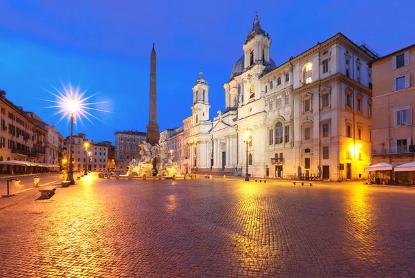 Praça Piazza Navona à noite, Roma, Itália . — Fotografia de Stock