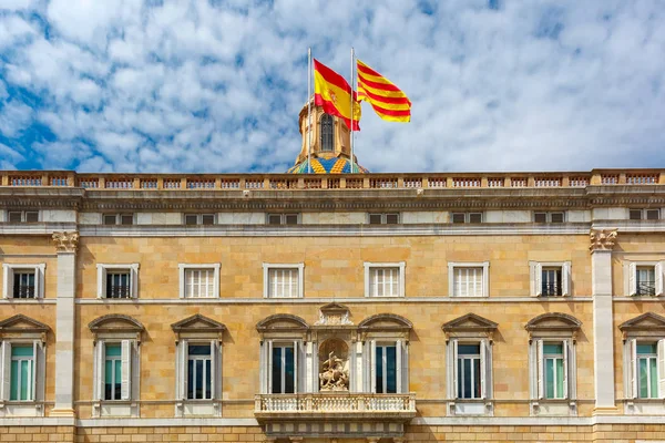 Bandeiras catalãs e espanholas, Barcelona, Espanha — Fotografia de Stock