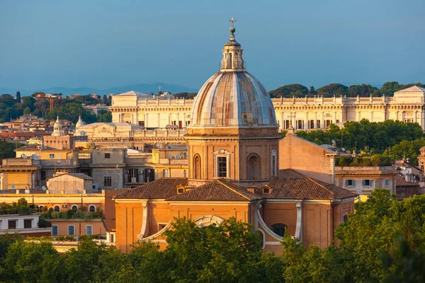 Iglesia de San Giovanni dei Fiorentini en Roma, Italia — Foto de Stock