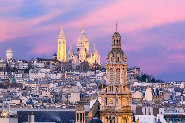 Sacre-Coeur basiliek bij zonsondergang in Parijs, Frankrijk — Stockfoto