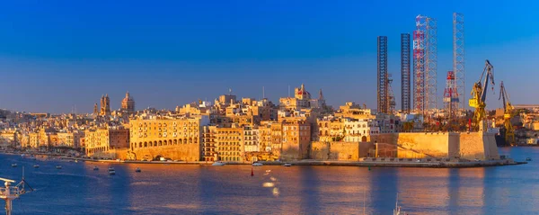 Grand harbor і Сенглея від Валлетта, Мальта — стокове фото