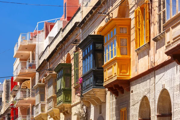 Traditional colorful wooden balconies, Malta — Stock Photo, Image
