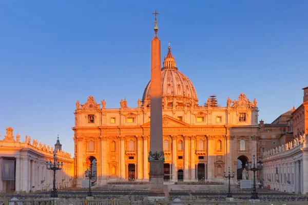 Saint Peter Cathedral in Rome, Vaticaanstad, Italië. — Stockfoto