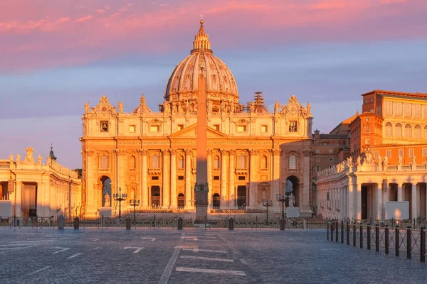 Catedral de San Pedro en Roma, Vaticano, Italia . — Foto de Stock