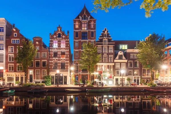 Vista noturna da cidade de Amsterdam canal Herengracht — Fotografia de Stock