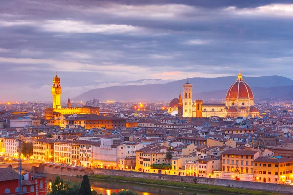 Vue célèbre de Florence au coucher du soleil, Italie — Photo