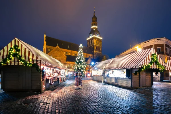 리가, 라트비아에서 크리스마스 시장 — 스톡 사진
