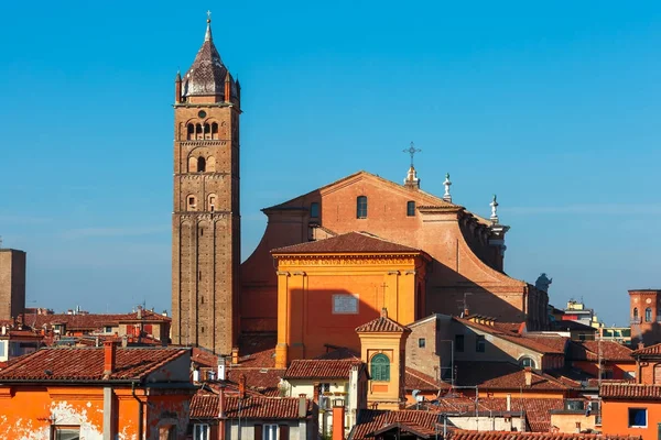 Vista aérea de la Catedral de Bolonia en Bolonia, Italia — Foto de Stock