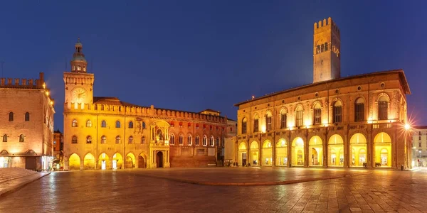 Панорама площади Пьяцца Маджоре, Болонья, Италия — стоковое фото