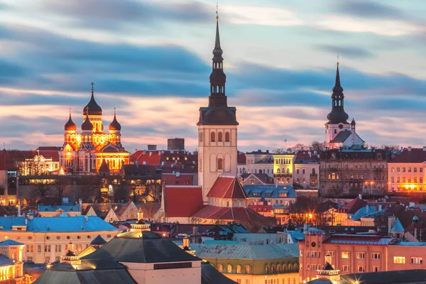 Vue aérienne vieille ville au coucher du soleil, Tallinn, Estonie — Photo