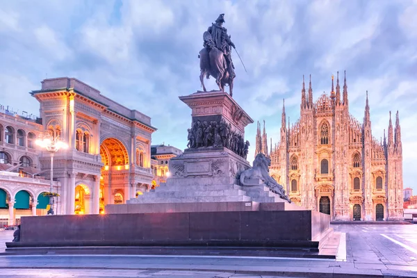 Notte Piazza del Duomo a Milano — Foto Stock