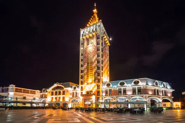 Place Piazza la nuit à Batoumi, Adjara, Géorgie — Photo