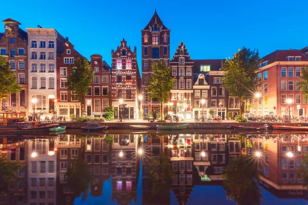 Vista nocturna de la ciudad del canal de Ámsterdam Herengracht —  Fotos de Stock