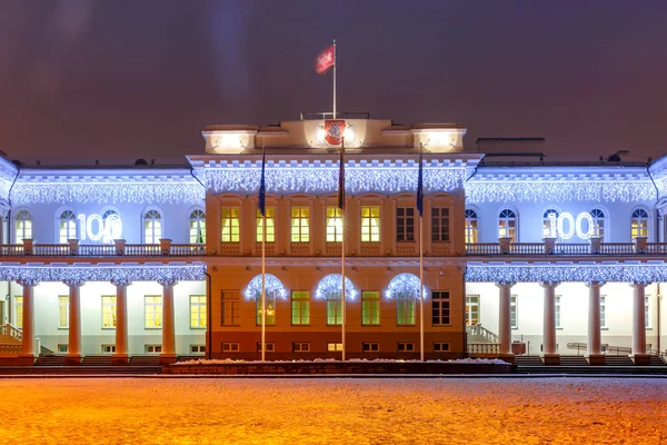 Президентский дворец ночью, Вильнюс, Литва — стоковое фото