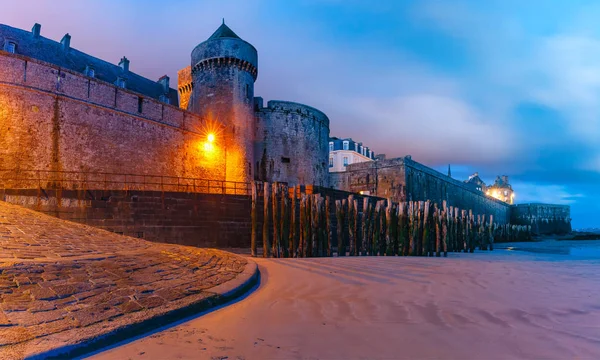 Fortaleza medieval Saint-Malo, Bretaña, Francia — Foto de Stock