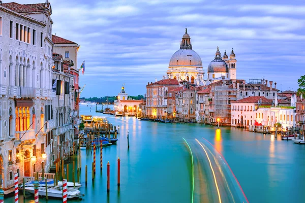 Grande Canal à noite em Veneza, Itália — Fotografia de Stock