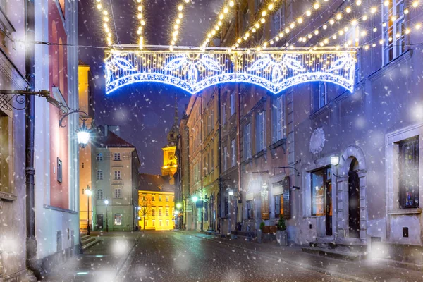 Vacker gata i gamla stan i Warszawa, Polen — Stockfoto