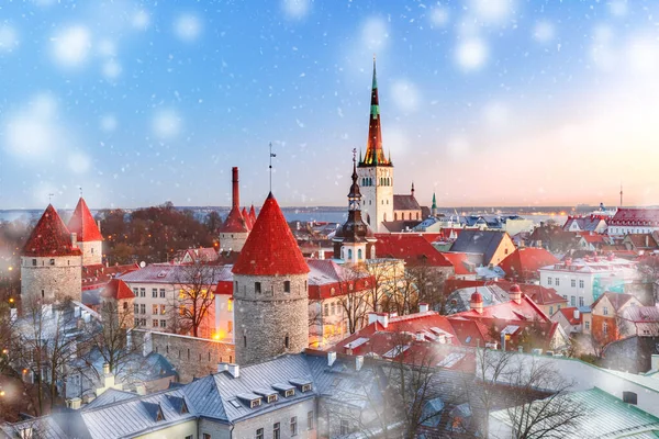 Cidade velha em Tallinn, estonia — Fotografia de Stock