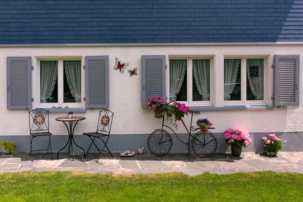 İsviçre 'deki ev. — Stok fotoğraf