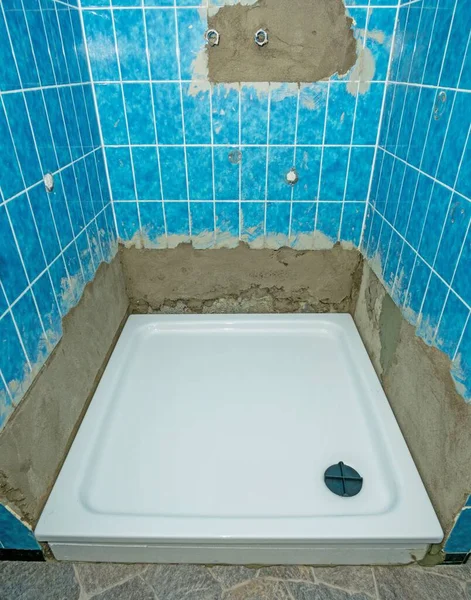 Нова Установка Душової Кабіни Під Час Проекту Модернізації Ванної — стокове фото
