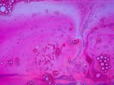 Çok pembe kabarcıklar