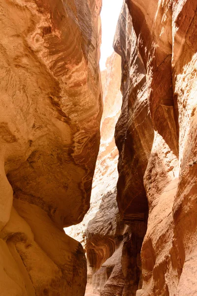 The Siq - ancient canyon in Petra, Jordan — Stock Photo, Image