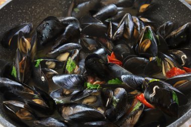 impepata di cozze ya da biberli midye