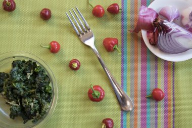 spinaches ve tropea soğan