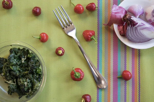 spinaches ve tropea soğan