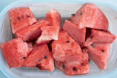 karpuz küp kesilmiş