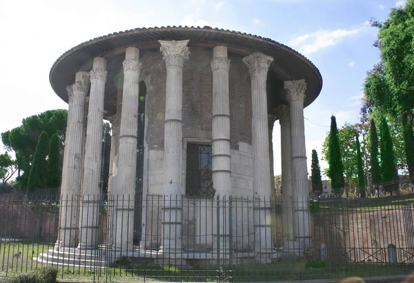 Tempio di faba в Риме — стоковое фото