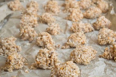 pirinç topları hazırlanması