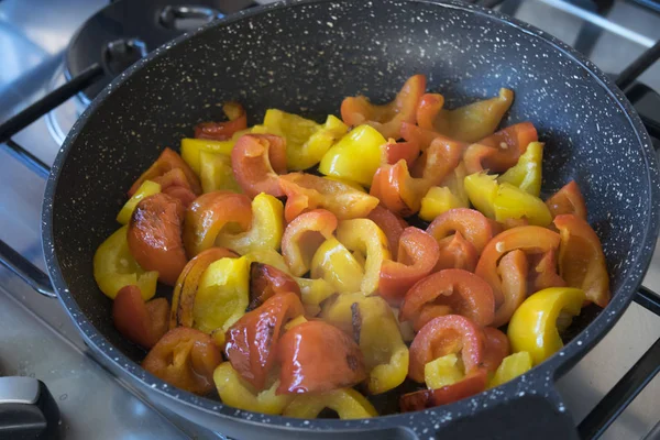 Tiras fritas de pimentos — Fotografia de Stock