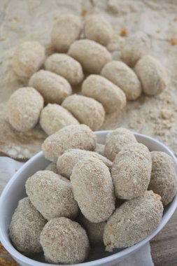 Patates kroket hazırlanıyor