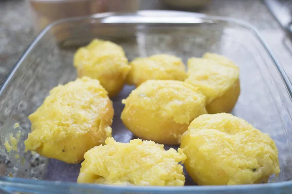 Las patatas vegetarianas con el relleno a la crema de queso —  Fotos de Stock