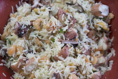 Deniz salatası ile Basmati pirinç