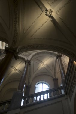 ışık ve gölge, tarihi bir binada