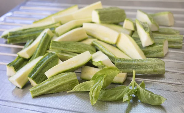 Stokken van verse courgette — Stockfoto