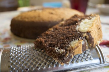 ev yapımı çikolatalı pandispanya