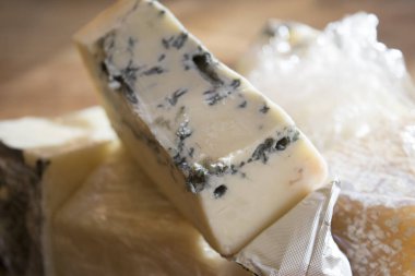 rokfor peynir parçası