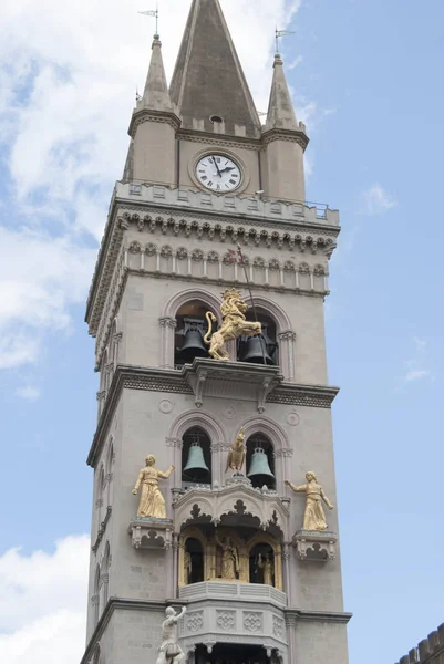 Der wachturm der kathedrale von messina — Stockfoto