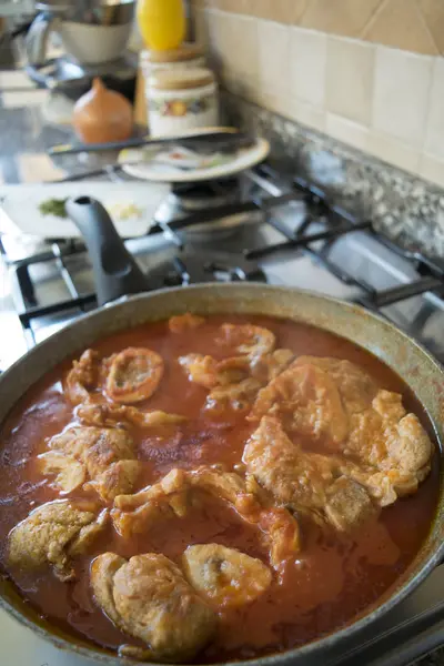 Calabaza en sartén con salsa de tomate — Foto de Stock