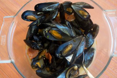 biberli buğulanmış midye 