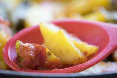 ratatouille kaşığı yakın çekim